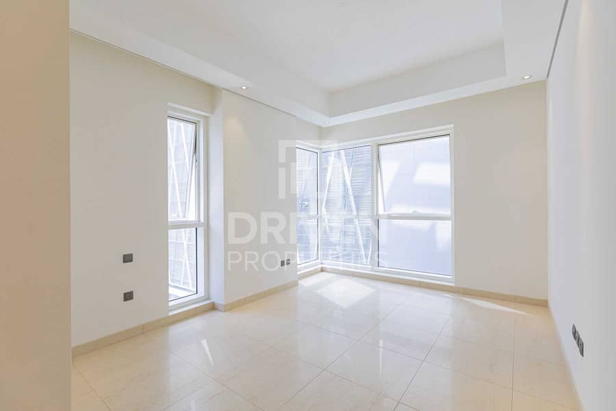 2 Amazing Unit with Maids room on High Floor