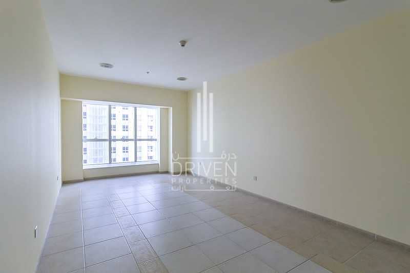 Vacant 2 Bedroom Apt with Partial Sea View