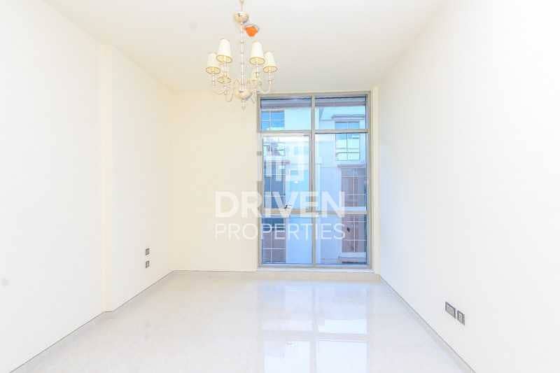 6 Bright and Spacious  1 Bedroom Apartment