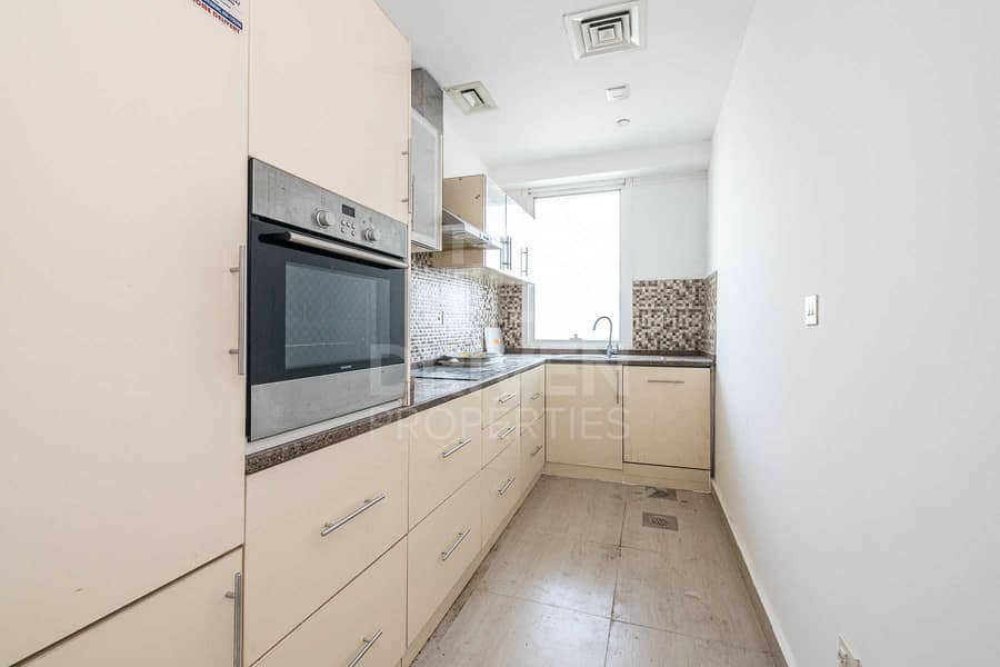 9 Vacant | Fully Upgraded | 2 Bed Apartment