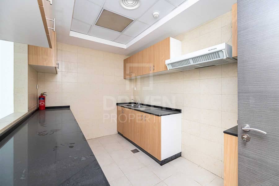 2 Spacious Layout | Well-managed Apartment