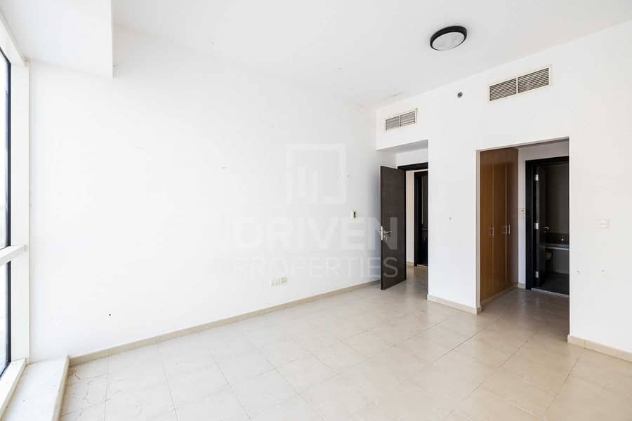 21 Spacious Layout | Well-managed Apartment