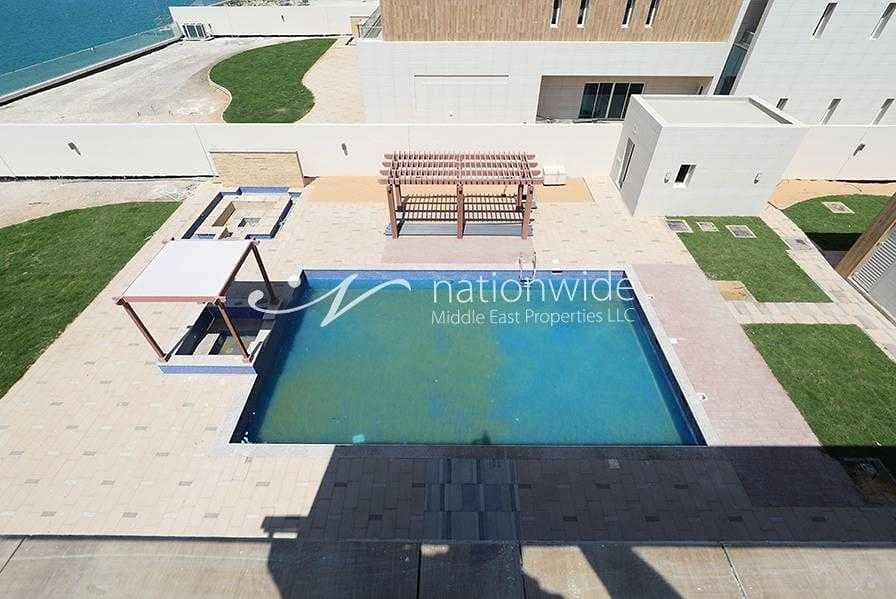 14 A Huge Family Home with Sea View + Private Pool