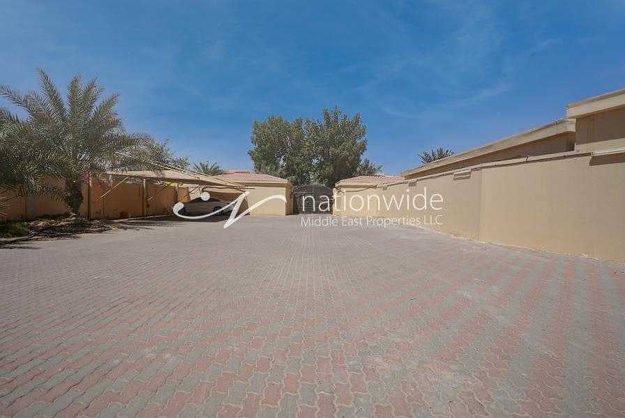 15 A very large villa with  7 bedrooms in Al sarooj  waiting for you