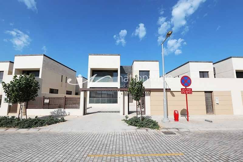 A Huge Family Home with Balcony + Great Layout A Huge Family Home with Balcony + Great Layout