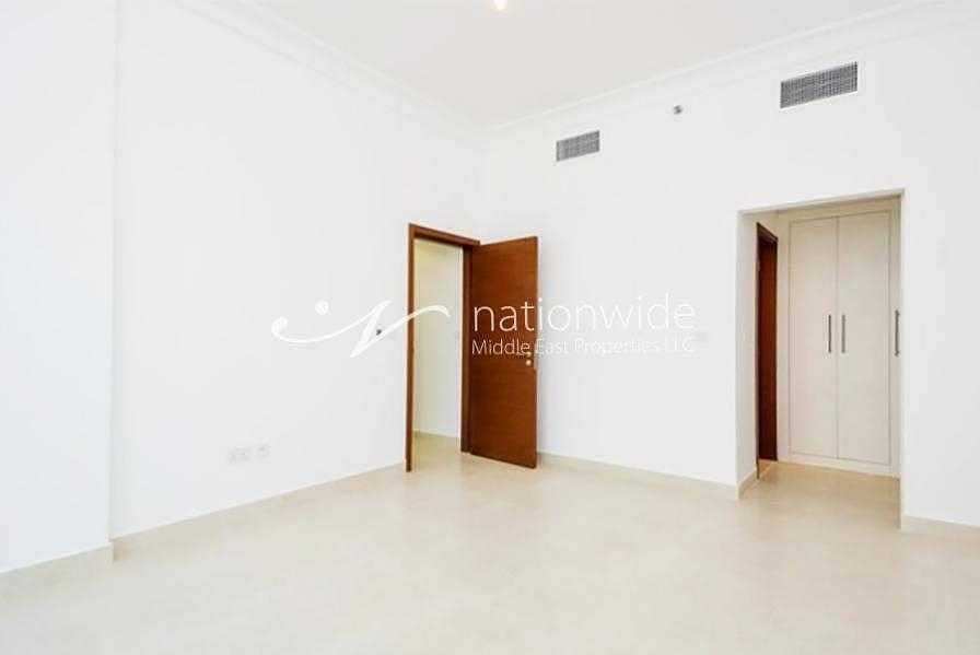 3 A Lovingly Maintained Bright & Cozy Apartment