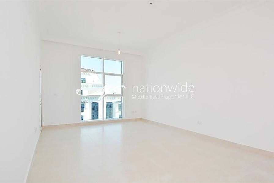 4 A Lovingly Maintained Bright & Cozy Apartment