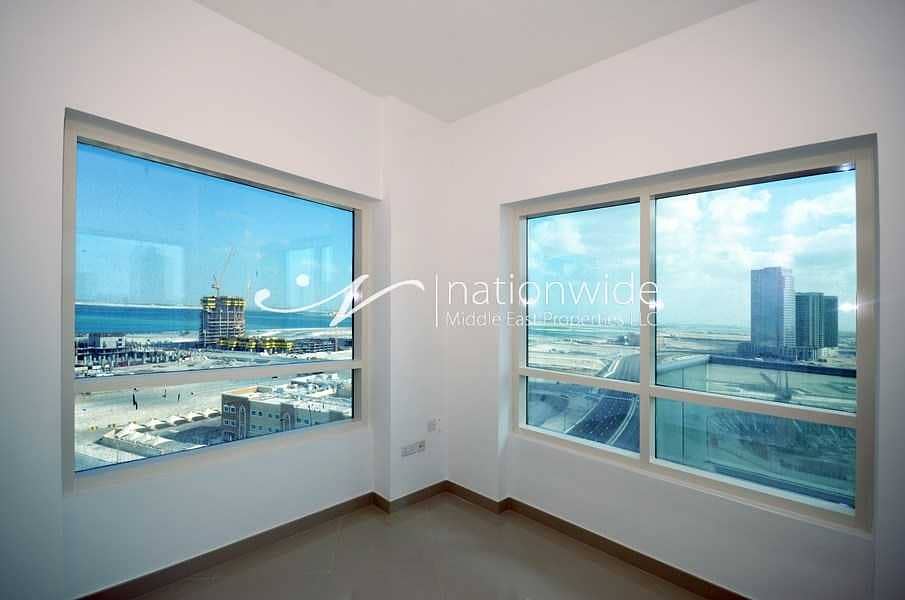 6 Vacant! Modern And Elegant Unit With Balcony