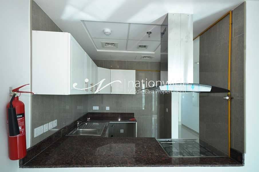 10 Vacant! Modern And Elegant Unit With Balcony