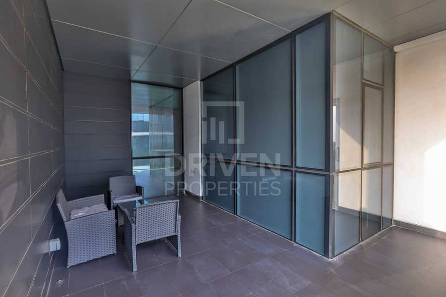 10 Bright and Furnished Apt | Boulevard View