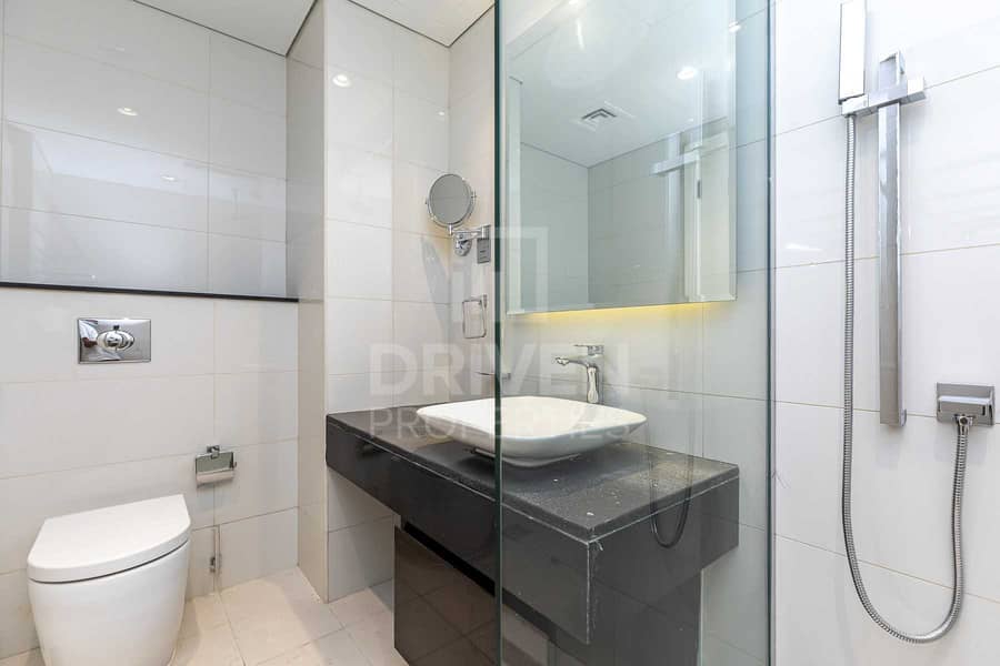 10 Corner Unit | Canal View | Furnished Apt