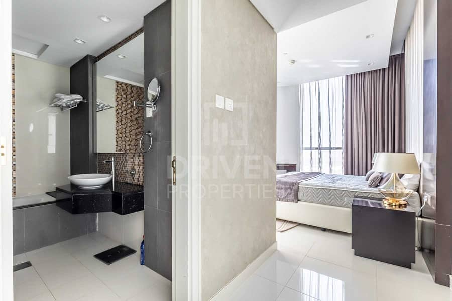 9 Fully Furnished | High Floor | Stunning