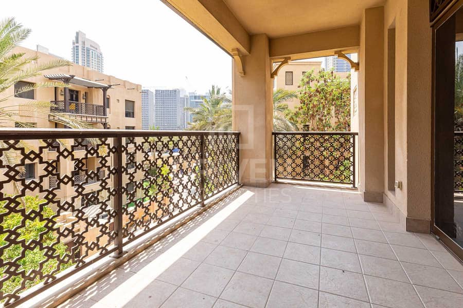 15 Vacant | Large Balcony | Spacious Layout