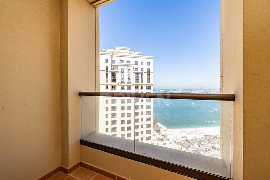 4 Well-kept and High Floor Apt w/ Sea View