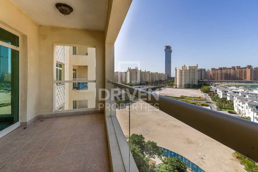 17 High Floor plus Maids Room with Sea View