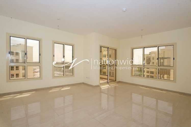 Expansive Home with Balcony and Close to Mall Expansive Home with Balcony and Close to Mall