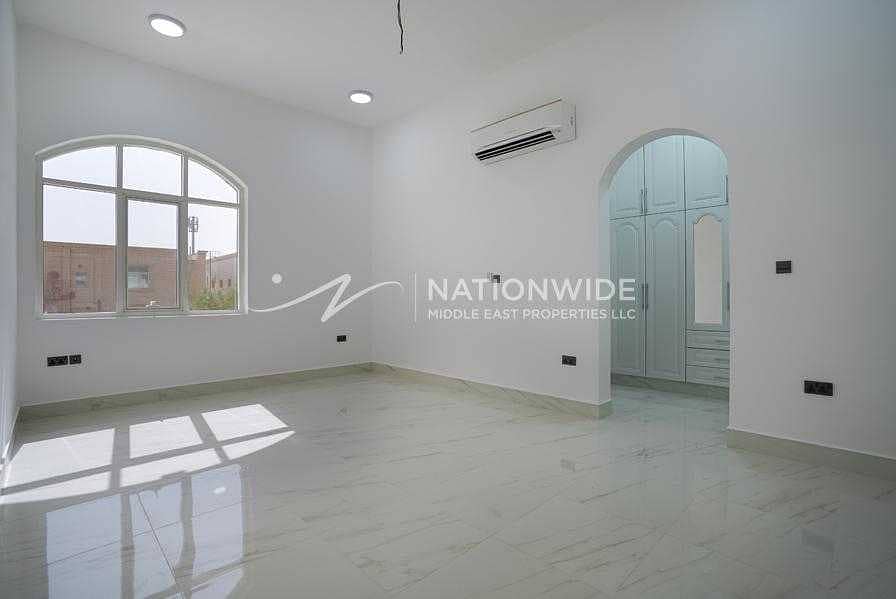 7 Amazing Clean Villa with 6 Beds and 2 Kitchen In Altowayaa