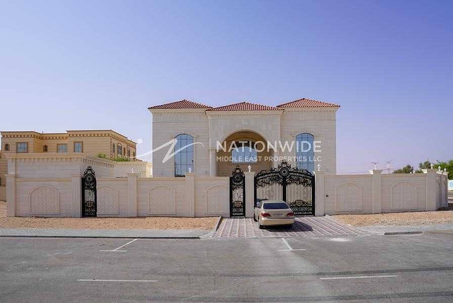 13 Amazing Clean Villa with 6 Beds and 2 Kitchen In Altowayaa