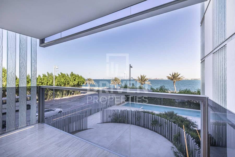 10 Modern Designed and Large Apt | Sea View
