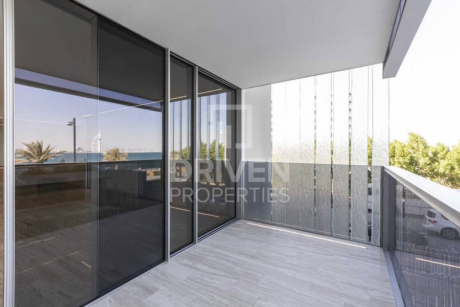 26 Modern Designed and Large Apt | Sea View
