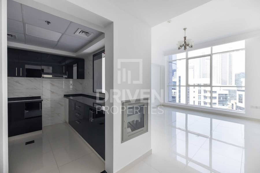 2 Bright and well-managed Apt | Canal View