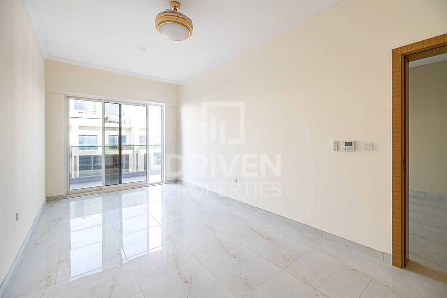 15 Bright and Well-maintained 1 Bed Apt