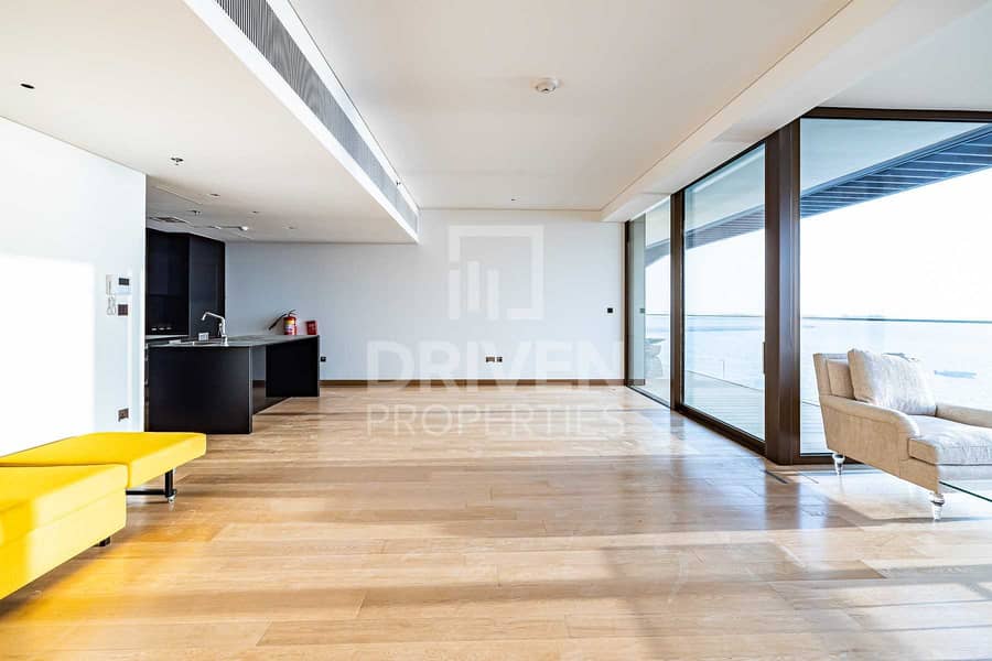 3 High Floor and Elegant Apt with Full Sea View