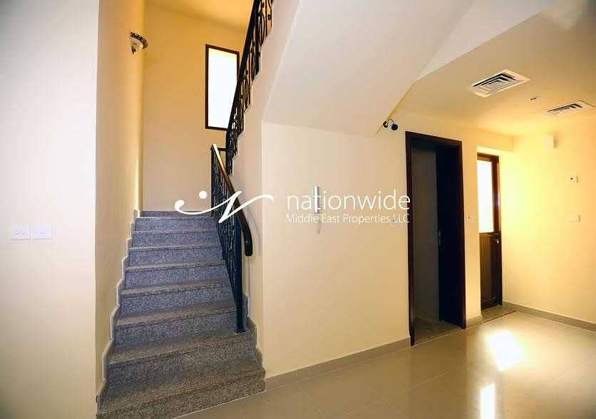 Big Family-Friendly Villa W/ Excellent Features Big Family-Friendly Villa W/ Excellent Features