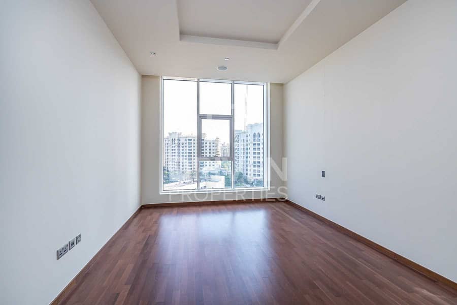 5 Amazing and Bright 2 Bed Apt with Sea View