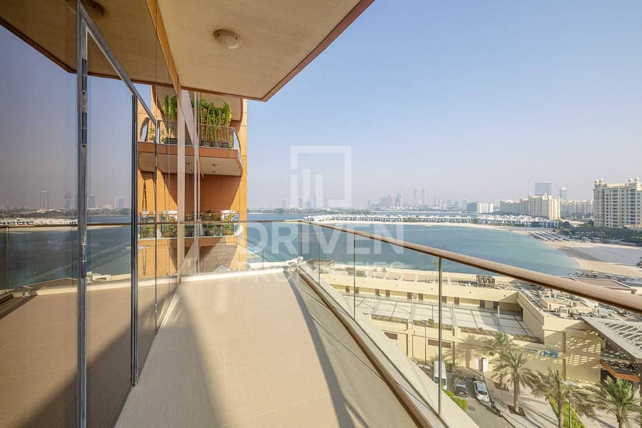 13 Amazing and Bright 2 Bed Apt with Sea View