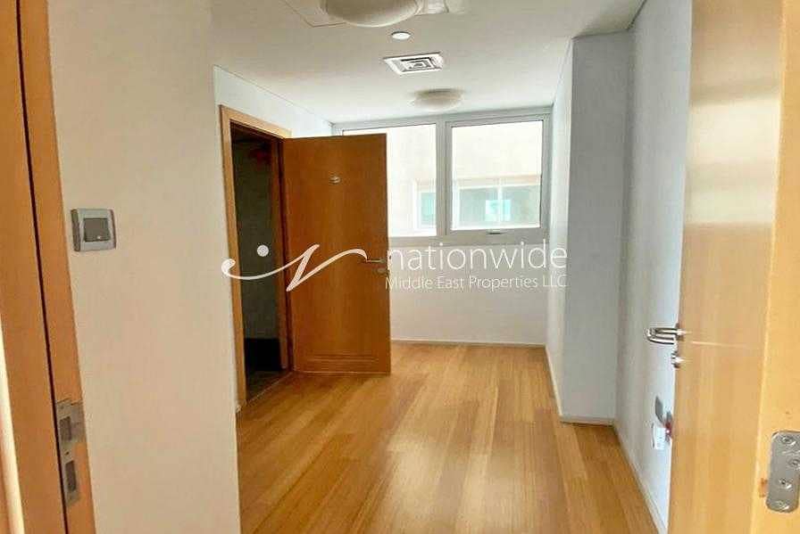 6 Vacant! A Well Maintained Modern Apartment