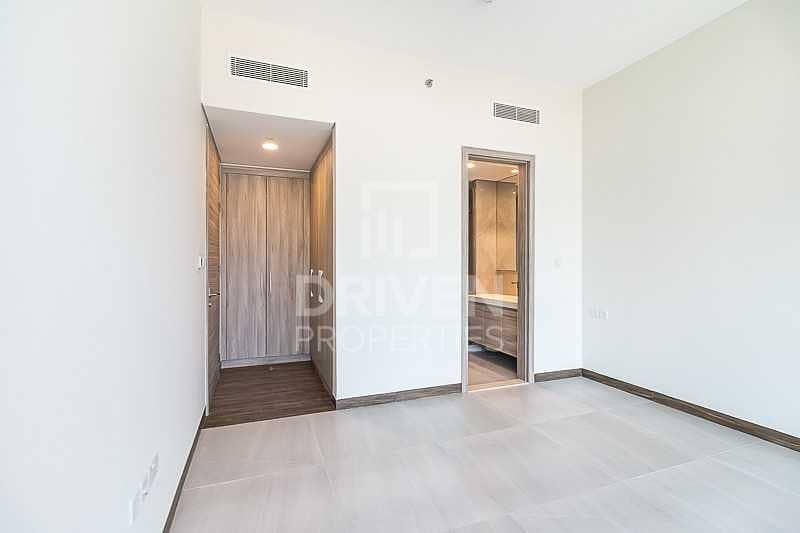 8 Brand New and Huge 1 bed Apt