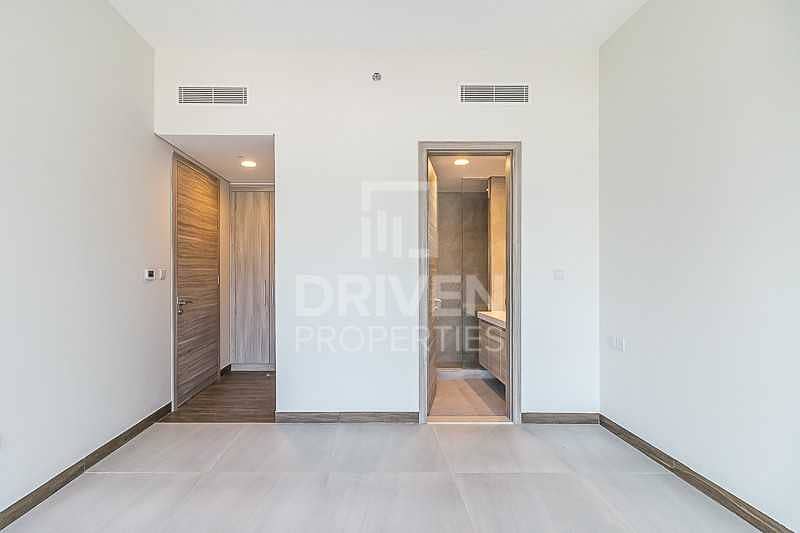 12 Brand New and Huge 1 bed Apt