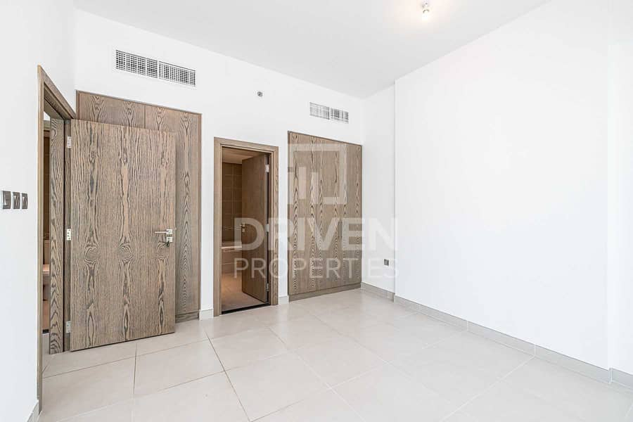 13 Prime Location and Bright 1 Bed Apartment