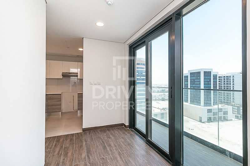 10 Brand New and Huge 1 bed Apt