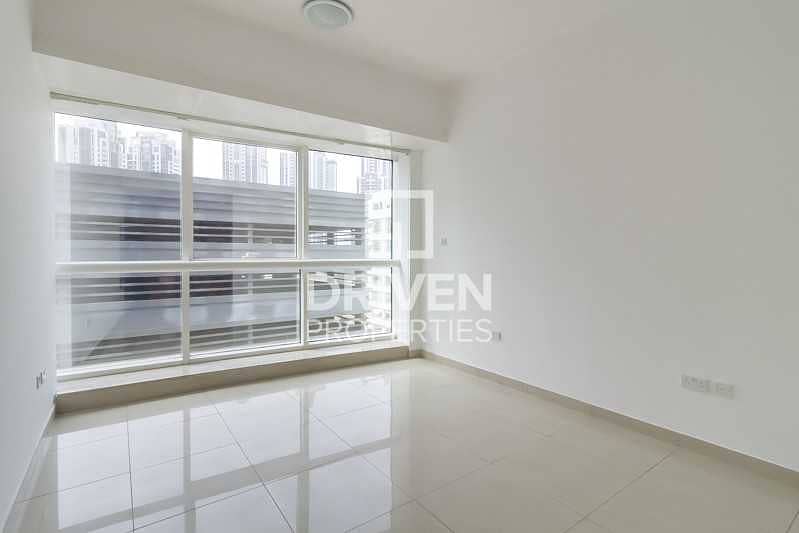 Huge 1 Bed Apartment Close to Metro Station