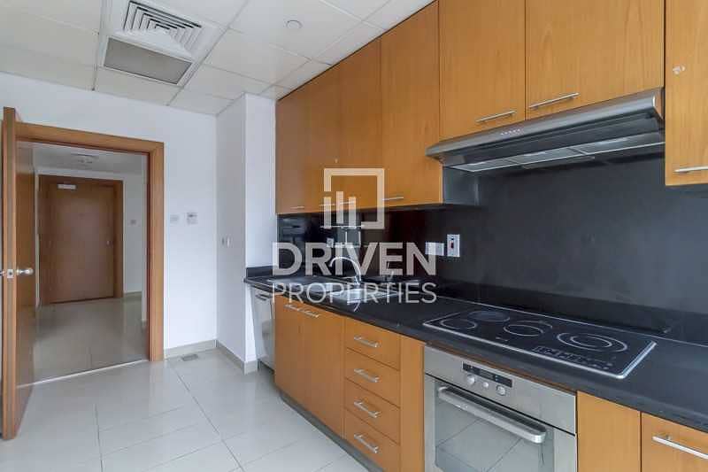 16 Huge 1 Bed Apartment Close to Metro Station