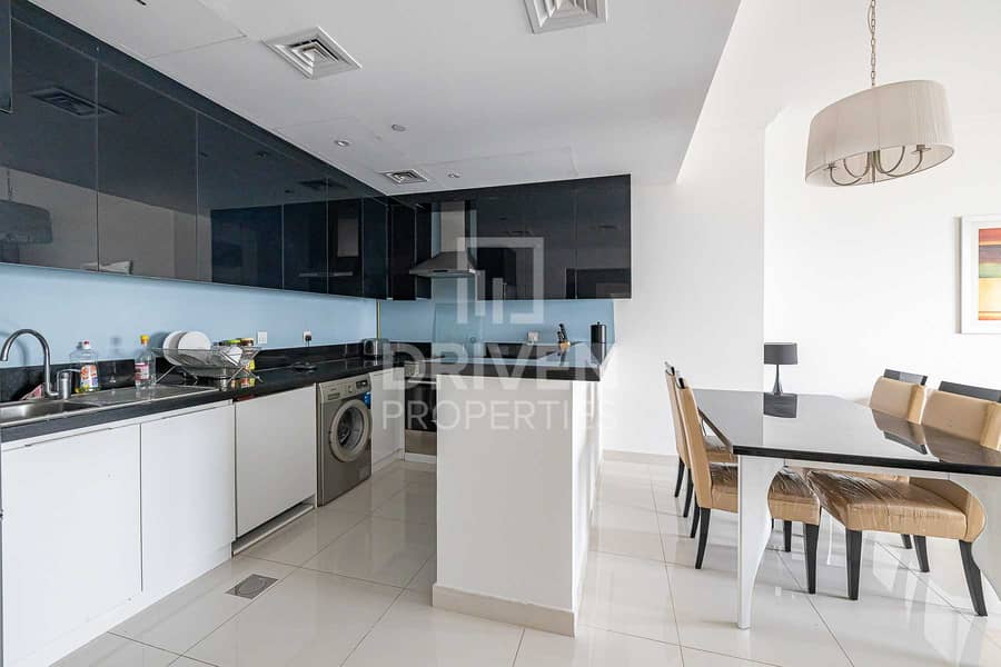 3 Well-managed and Fully Furnished 2 Bed Apt
