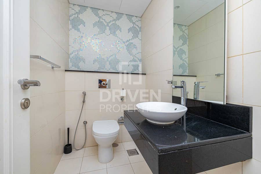 6 Well-managed and Fully Furnished 2 Bed Apt