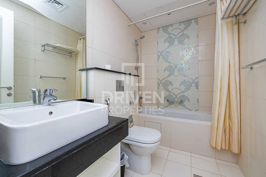 10 Well-managed and Fully Furnished 2 Bed Apt