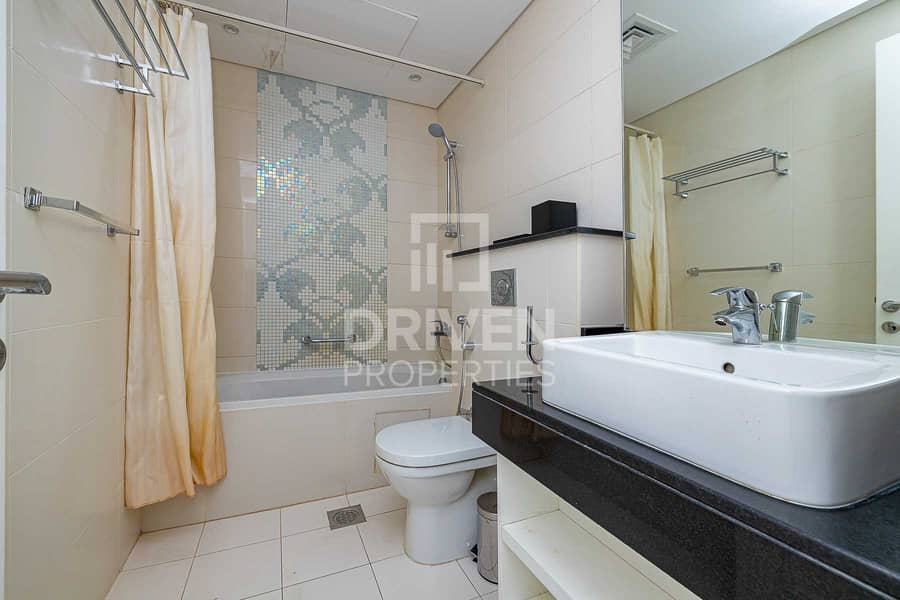 12 Well-managed and Fully Furnished 2 Bed Apt