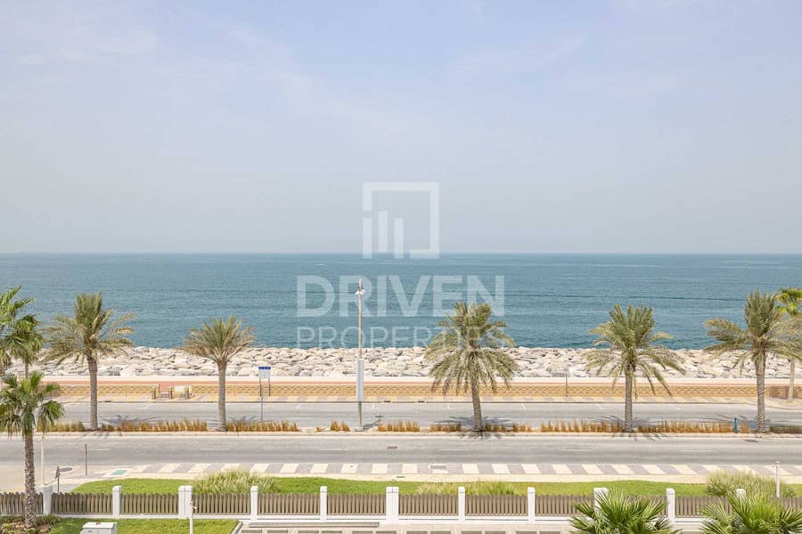 19 Brand New 2 Bedroom Apt with Full Sea Views