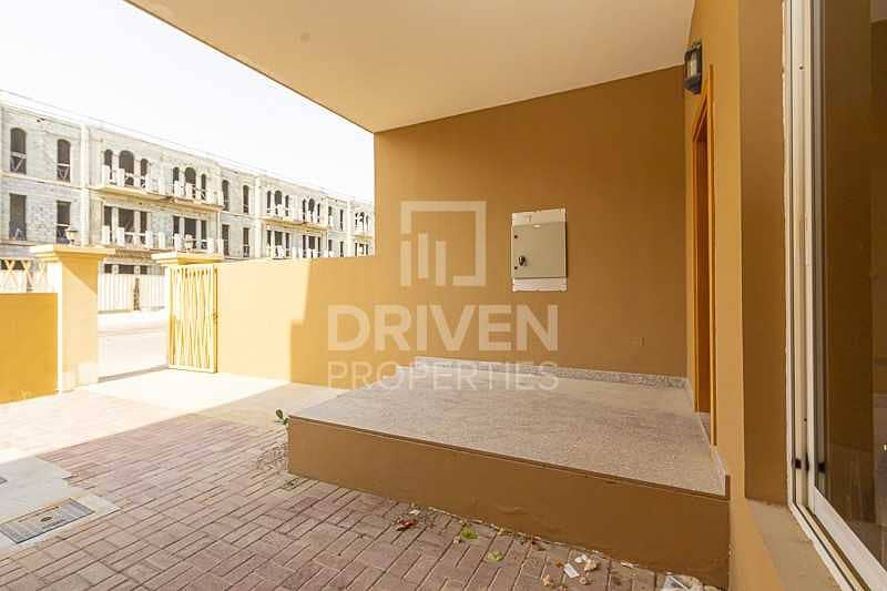 6 Well-maintained 4 Bedroom Townhouse in JVC