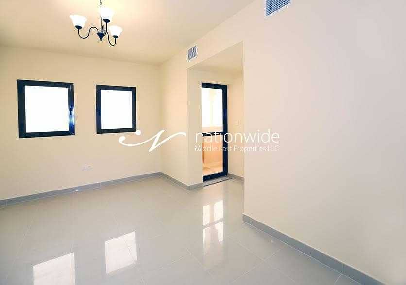 Relax In This Lovely & Spacious Brand New Villa