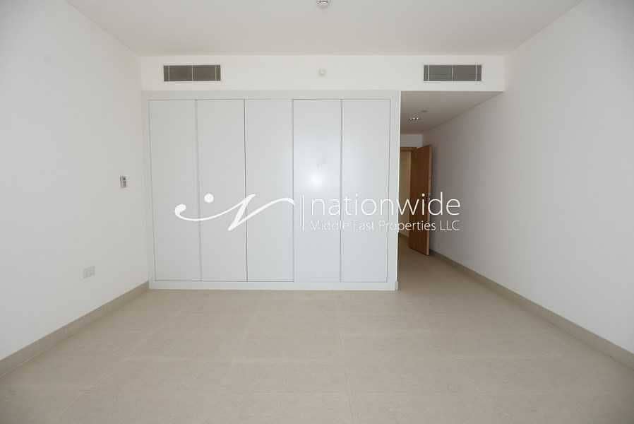 5 Vacant! Spacious And Luxurious Apartment