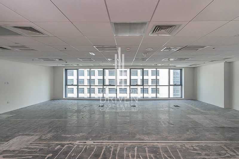 10 Semi-fitted bright office space in TECOM