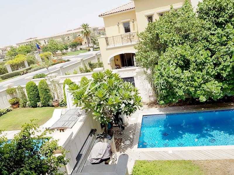 11 A Charming Villa with Big Plot + Swimming Pool