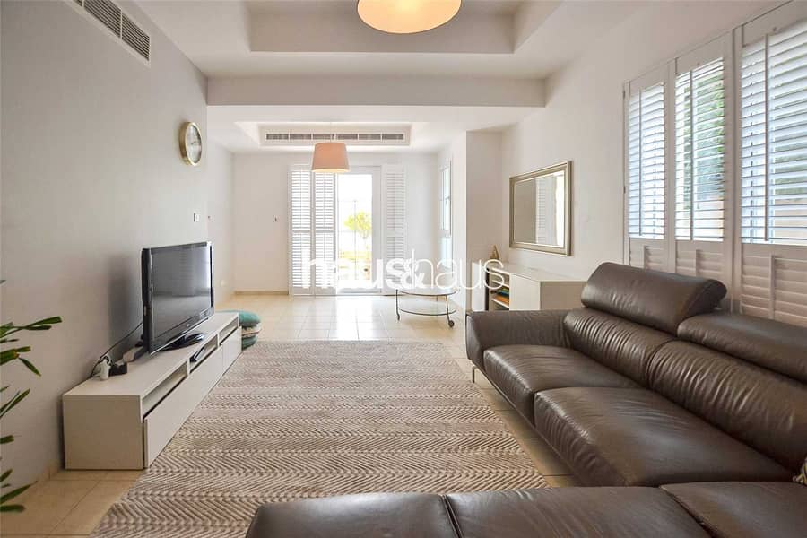 10 Exclusive single row 3E with pool close to park