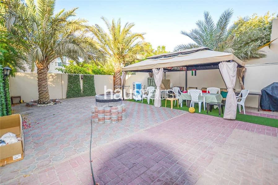 6 Opposite Park and Pool| VOT| Immaculate Condition