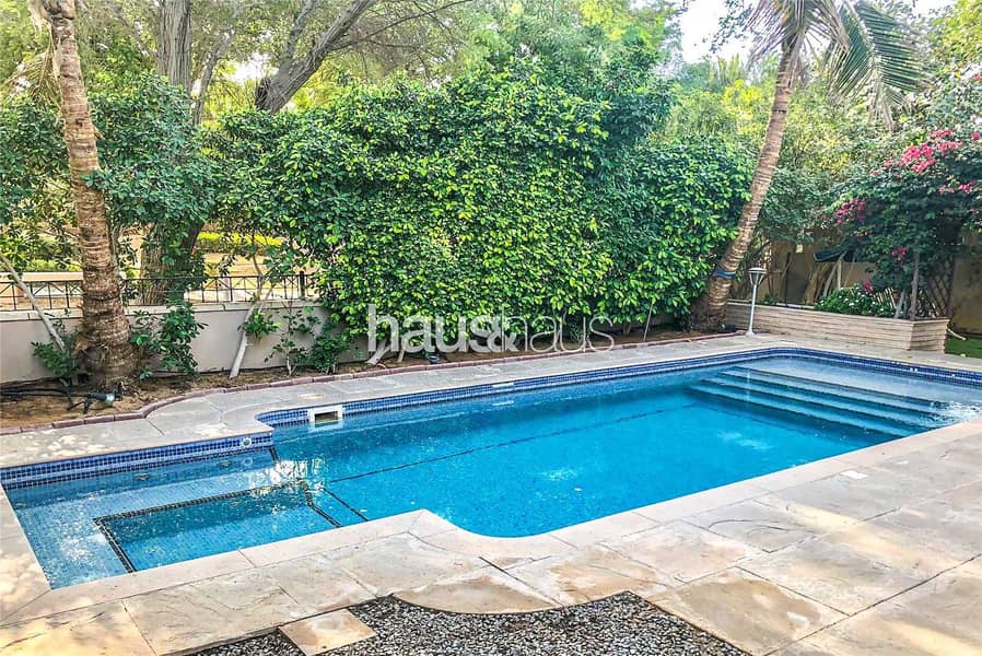 2 Backing Park | Private Pool | Internal and Quiet